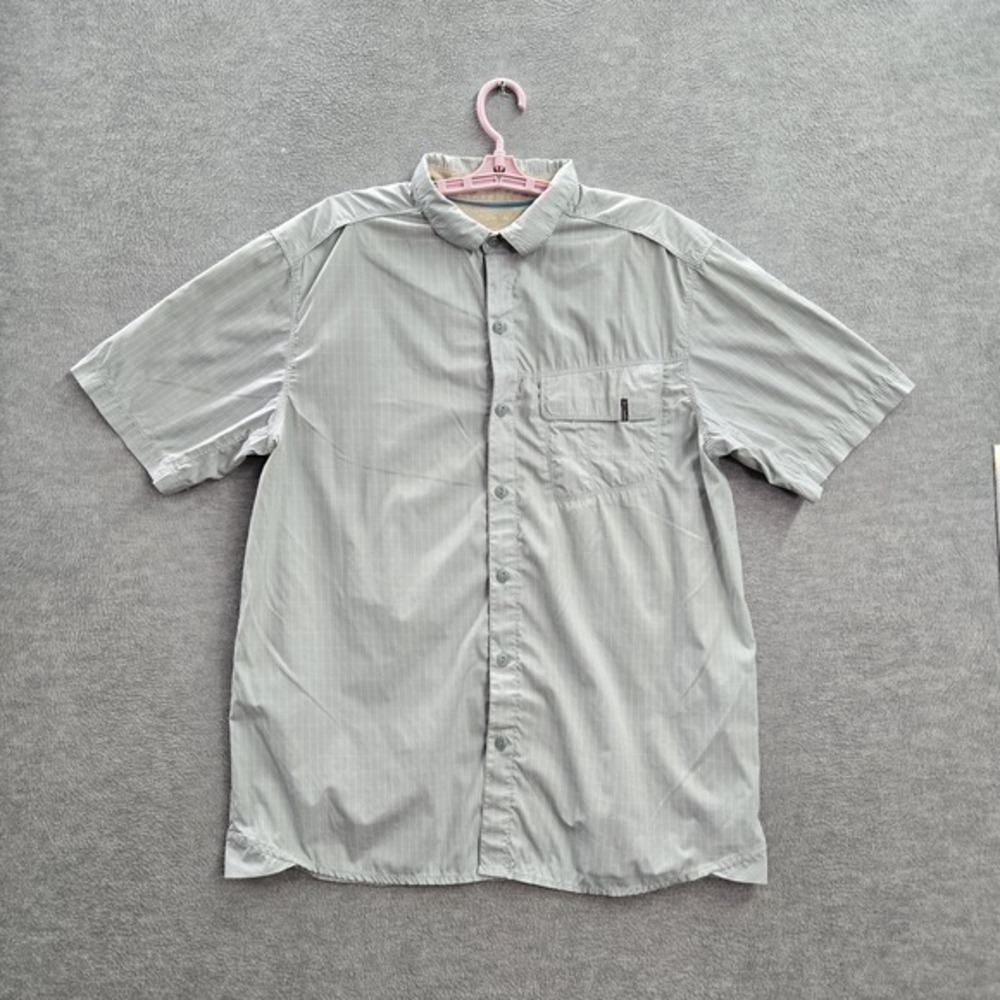Columbia Men Button Up Shirt M Gray Striped Short Sleeve Logo Polyester Nylon